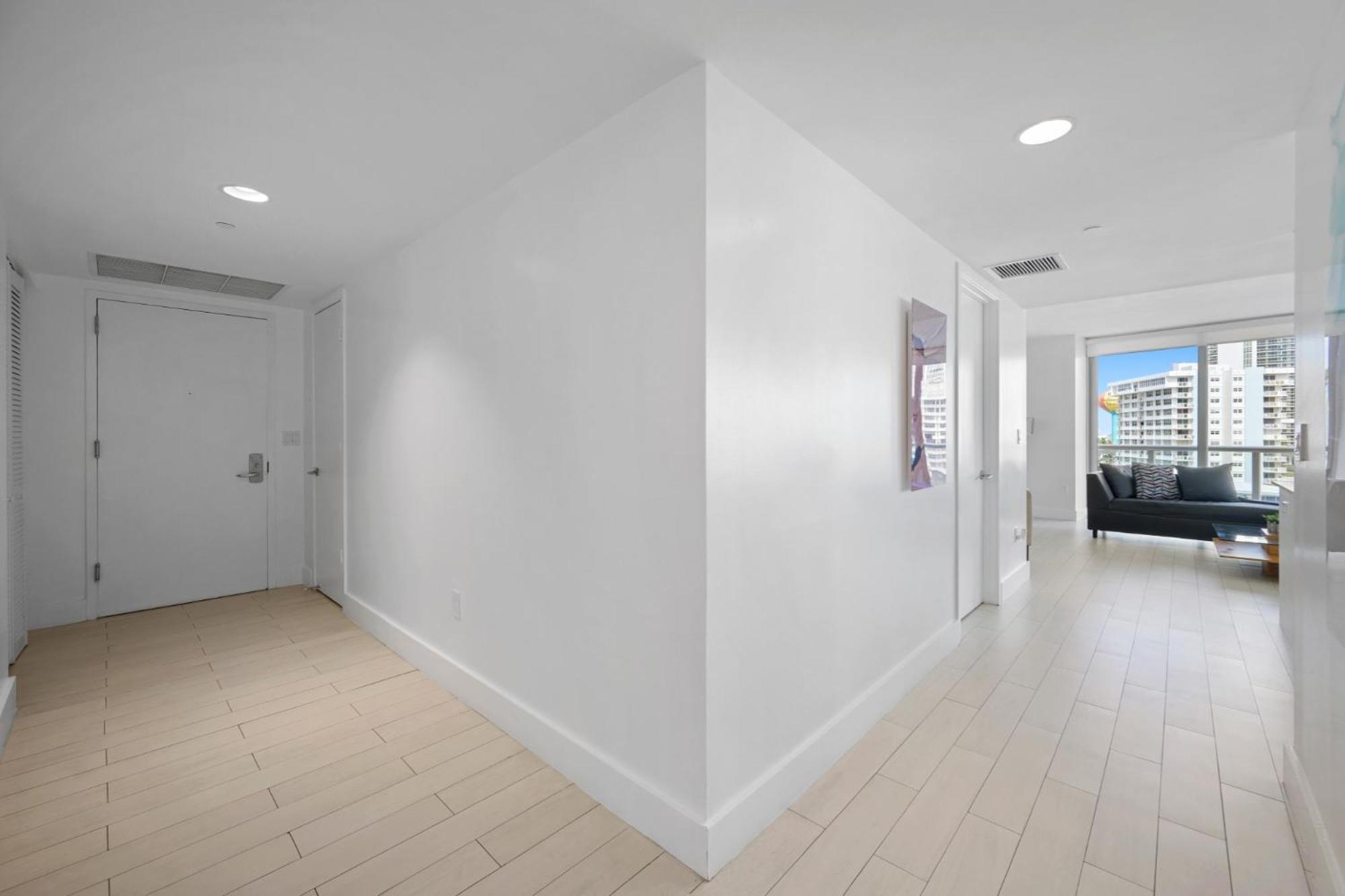 Hallandale Sky Water View Plaja Hallandale Exterior foto