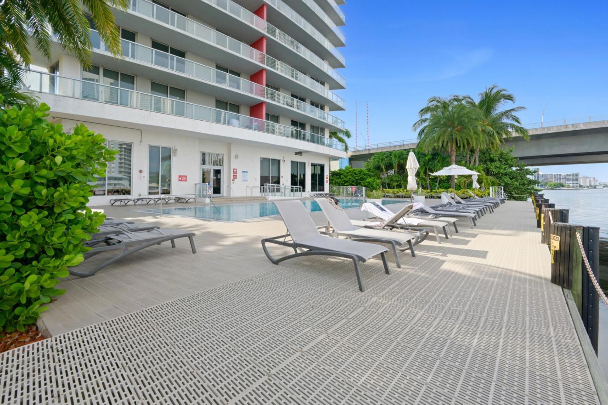 Hallandale Sky Water View Apartment Plaja Hallandale Exterior foto