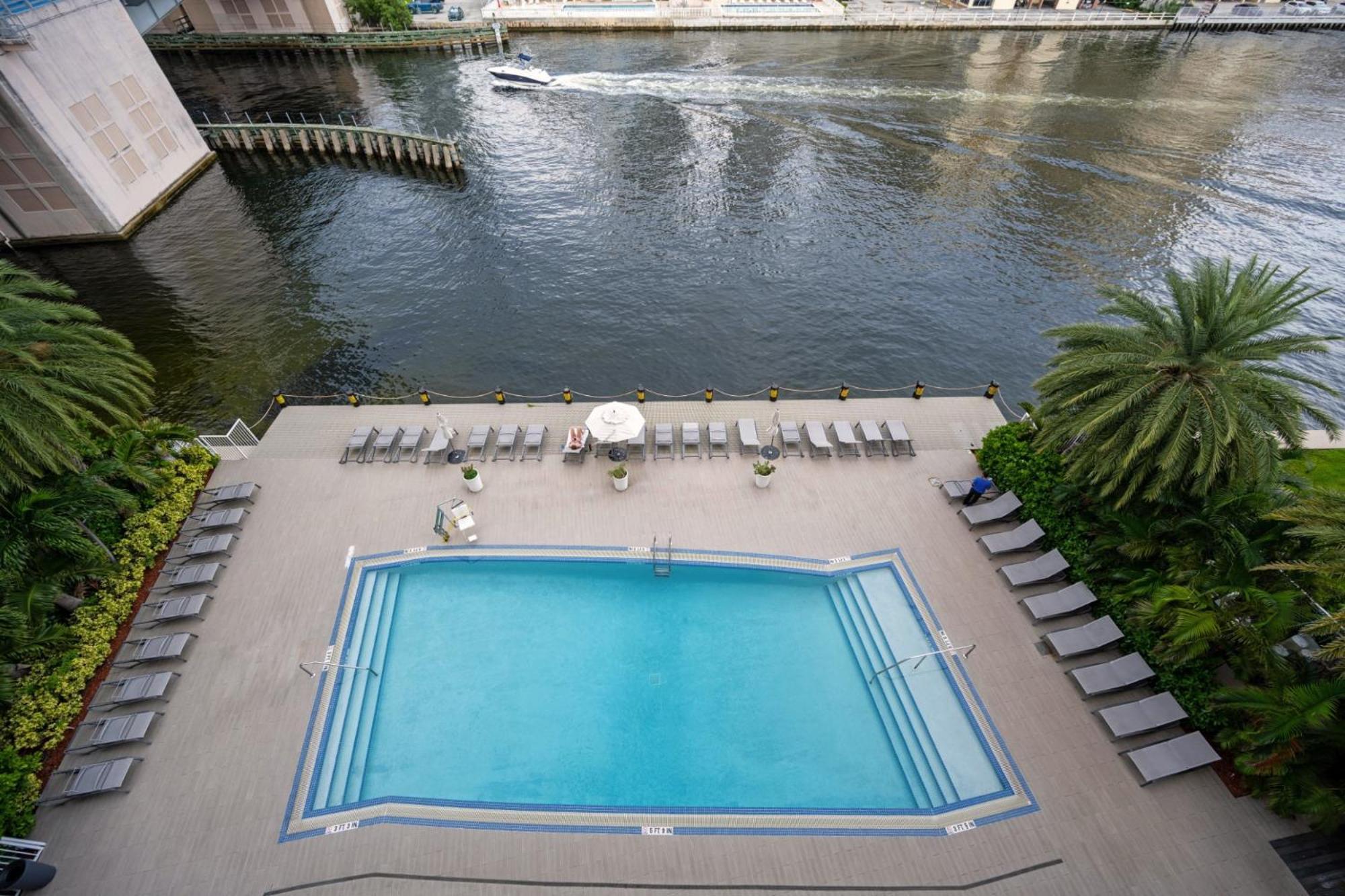 Hallandale Sky Water View Plaja Hallandale Exterior foto