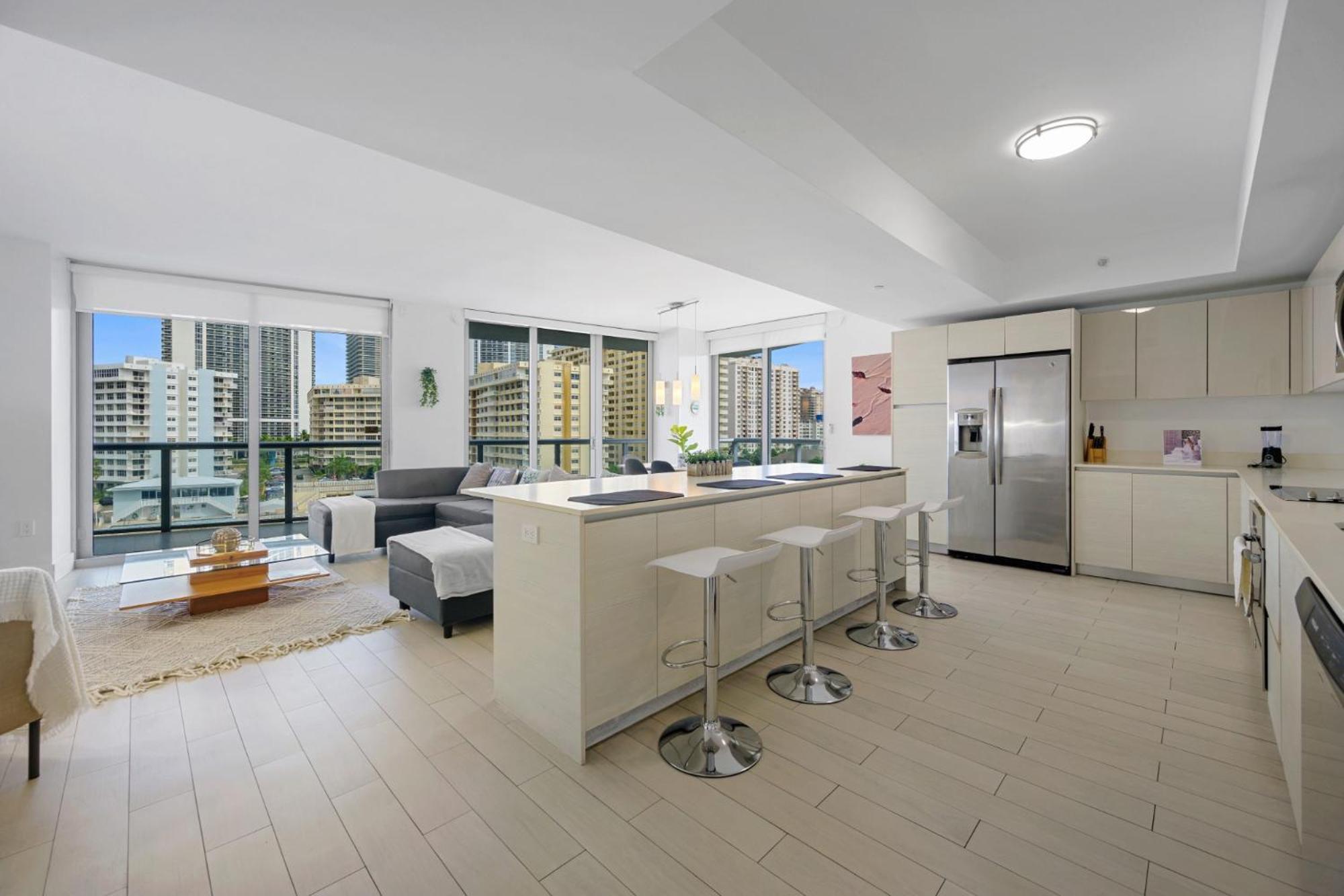 Hallandale Sky Water View Plaja Hallandale Exterior foto