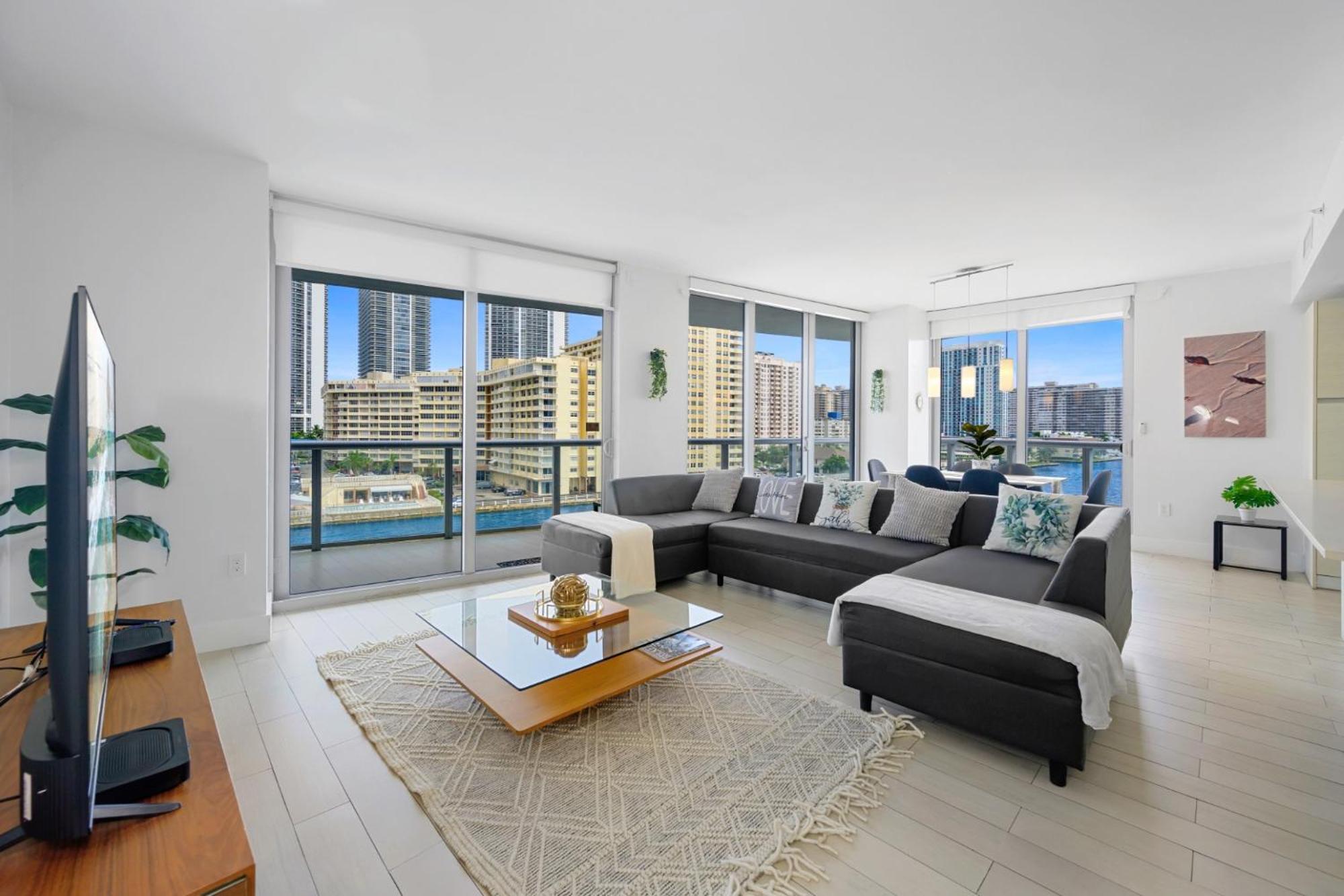 Hallandale Sky Water View Plaja Hallandale Exterior foto